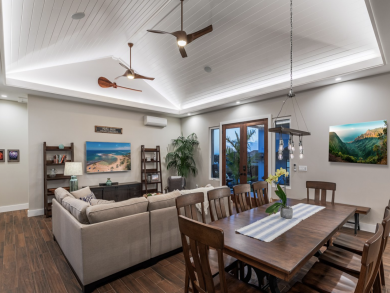 Kauai Luxury At Its Finest Walk to Beaches Six Bedrooms